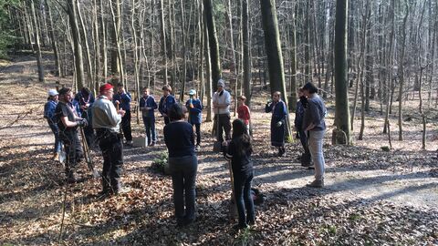 Teilnehmerinnen und Teilnehmer der Pflanzaktion 