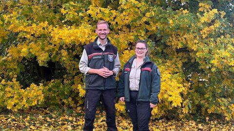 v.l.n.r. Marian Krüger (Forstamtsleiter) und Eva-Katharina Bonk (Regionalleiterin Waldpädagogik).