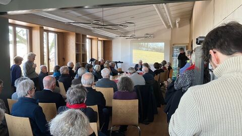 Die rund 80 Besuchenden beim Vortrag von Prof. Dr. Dietfrid Krause-Vilmar und Michael Gerst