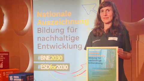 Stella Meyer vom UBZ freut sich über die Auszeichnung